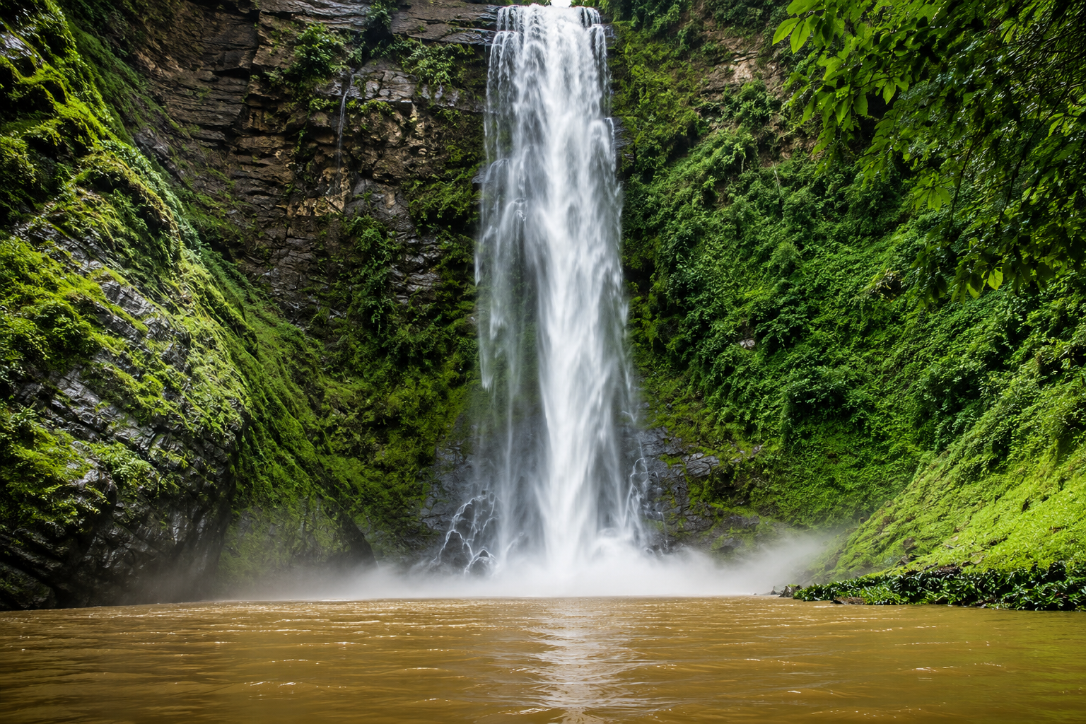 Akaa Falls, Eastern Region