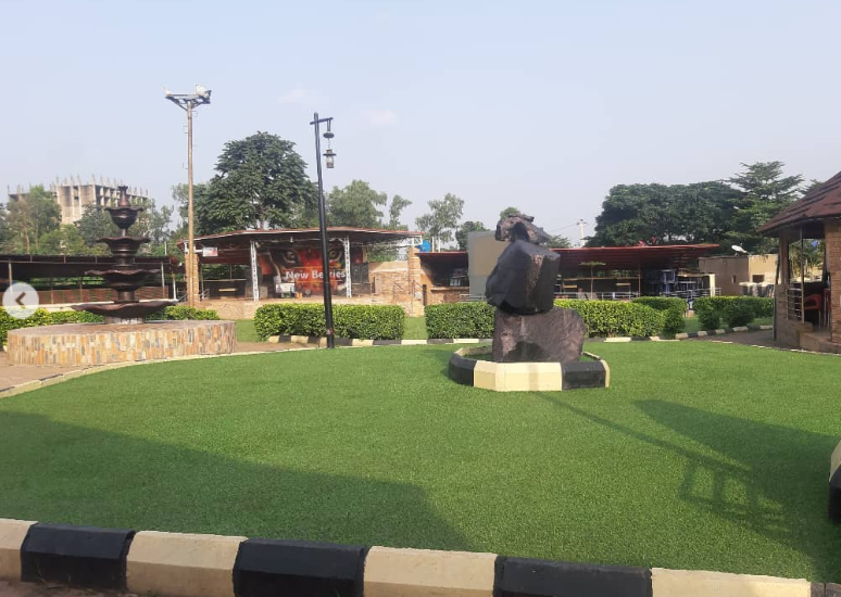New Berries Park Restaurant